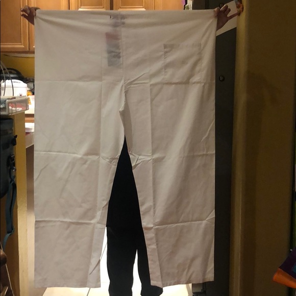 New White scrubs - Picture 8 of 8